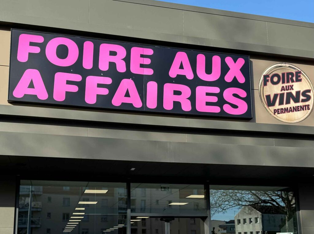 Photographie du magasin de Saône Achats - soldeur en France et en Europe - à Lons-le-Saunier