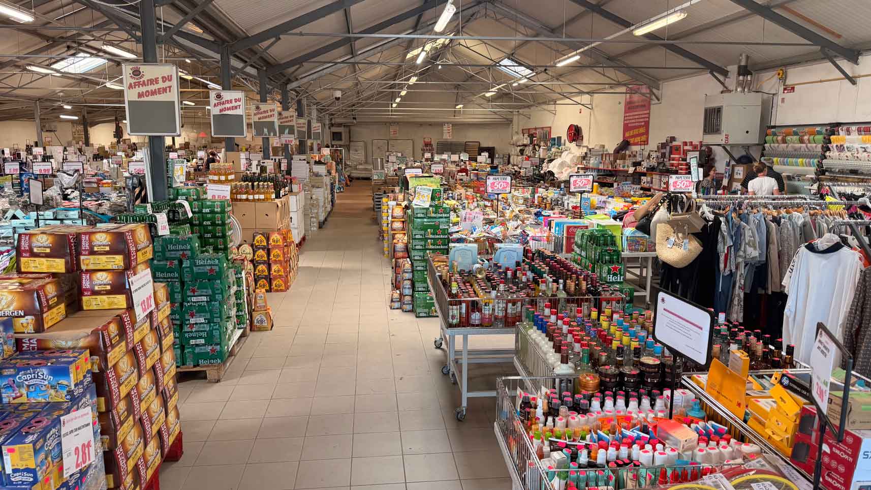 Photographie d'un des magasins de Saône Achats - soldeur en France et en Europe